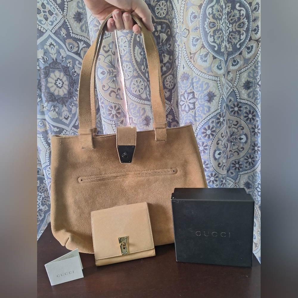 Suede Gucci Tote and Wallet Set - Picture 10 of 17